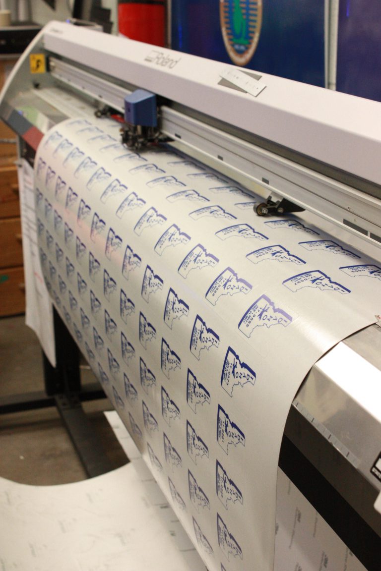 decals printing on plotter machine